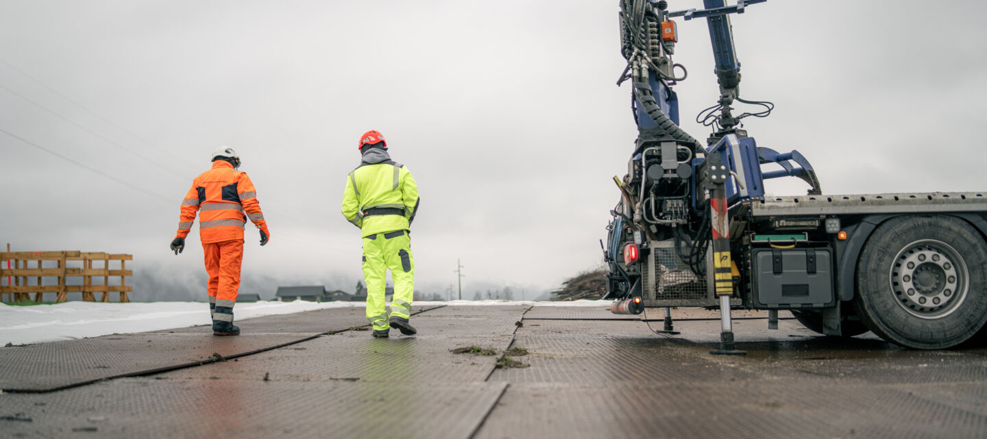 Professional team members with heavy equipment for Cteam plant construction. Professional team members with heavy equipment for Cteam plant construction.