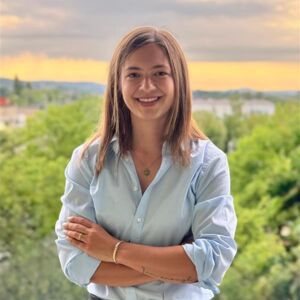 Confident professional representing Cteam's expertise in consulting and plant construction. Confident professional representing Cteam's expertise in consulting and plant construction.