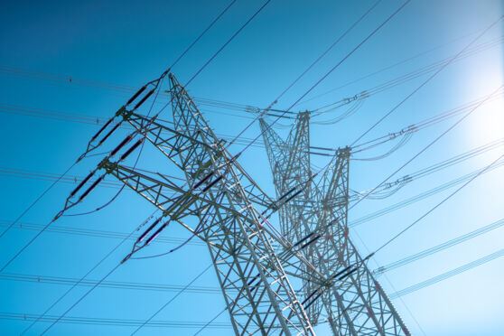 Hochspannungs-Freileitungen und Masten – Teil der Energieinfrastruktur, die Cteam baut und instand hält. Hochspannungs-Freileitungen und Masten – Teil der Energieinfrastruktur, die Cteam baut und instand hält.