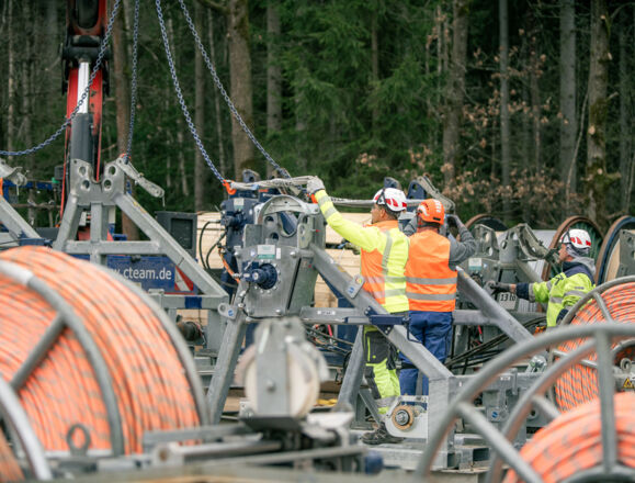 Cteam crew working on cable installation for infrastructure projects. Cteam crew working on cable installation for infrastructure projects.