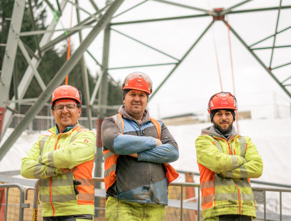 Cteam workers dedicated to overhead line and infrastructure construction. Cteam workers dedicated to overhead line and infrastructure construction.