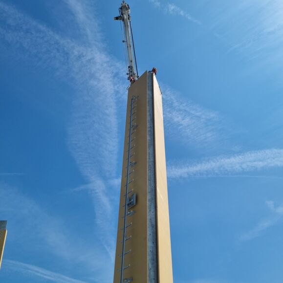 Bau einer hohen Betonturmstruktur für Infrastrukturprojekte von Cteam. Bau einer hohen Betonturmstruktur für Infrastrukturprojekte von Cteam.
