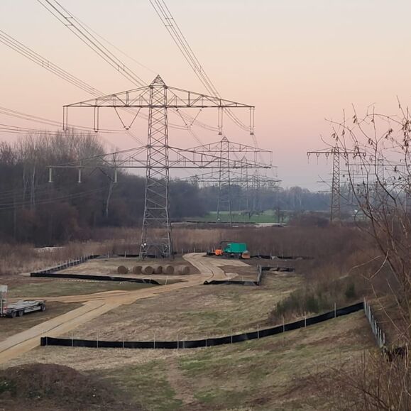 Baufortschritt an einer neuen Cteam Freileitungstrasse. Baufortschritt an einer neuen Cteam Freileitungstrasse.