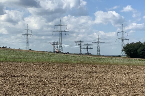 Cteam im Freileitungsbau: Errichtung und Instandhaltung von Hochspannungsleitungen. Cteam im Freileitungsbau: Errichtung und Instandhaltung von Hochspannungsleitungen.